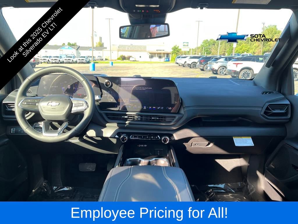2025 Chevrolet Silverado EV LT photo 12