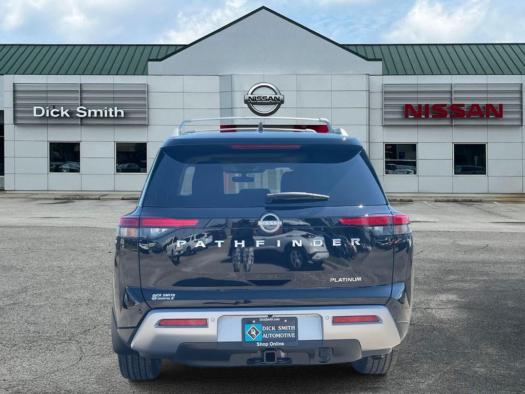 2025 Nissan Pathfinder Platinum photo 3