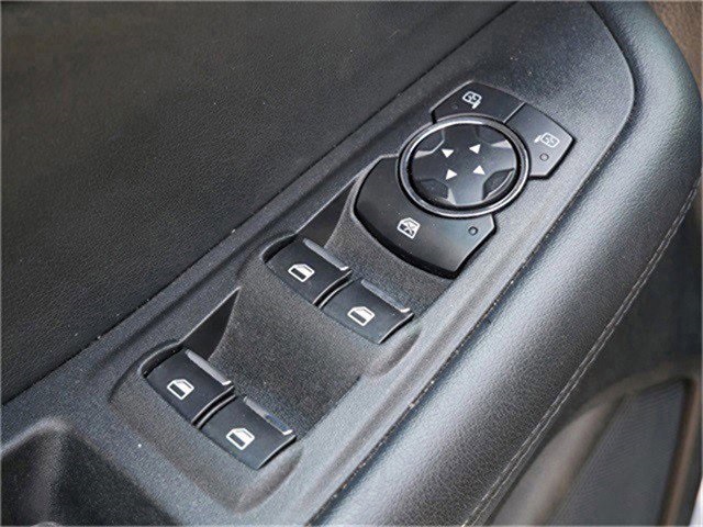 2022 Ford Edge SEL photo 17