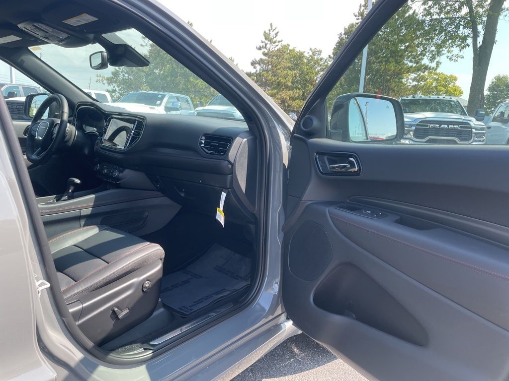 2025 Dodge Durango R/T Plus photo 37