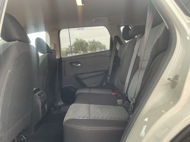 2023 Nissan Rogue SV photo 20