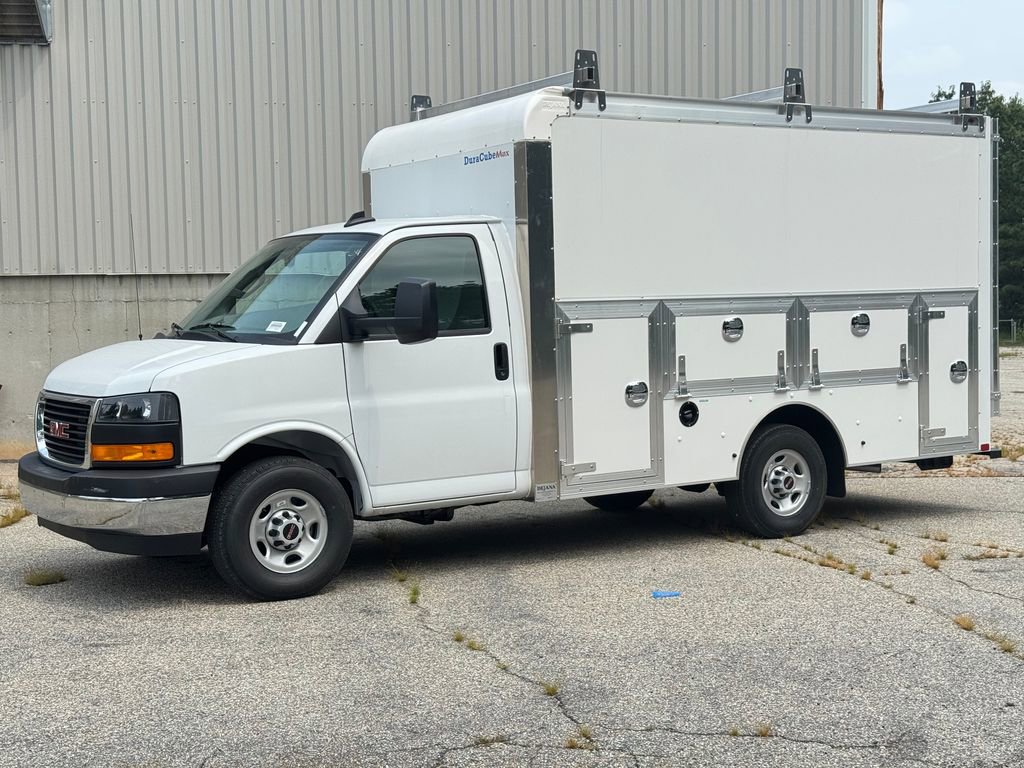 2025 Gmc Savana Cutaway 3500 photo 2