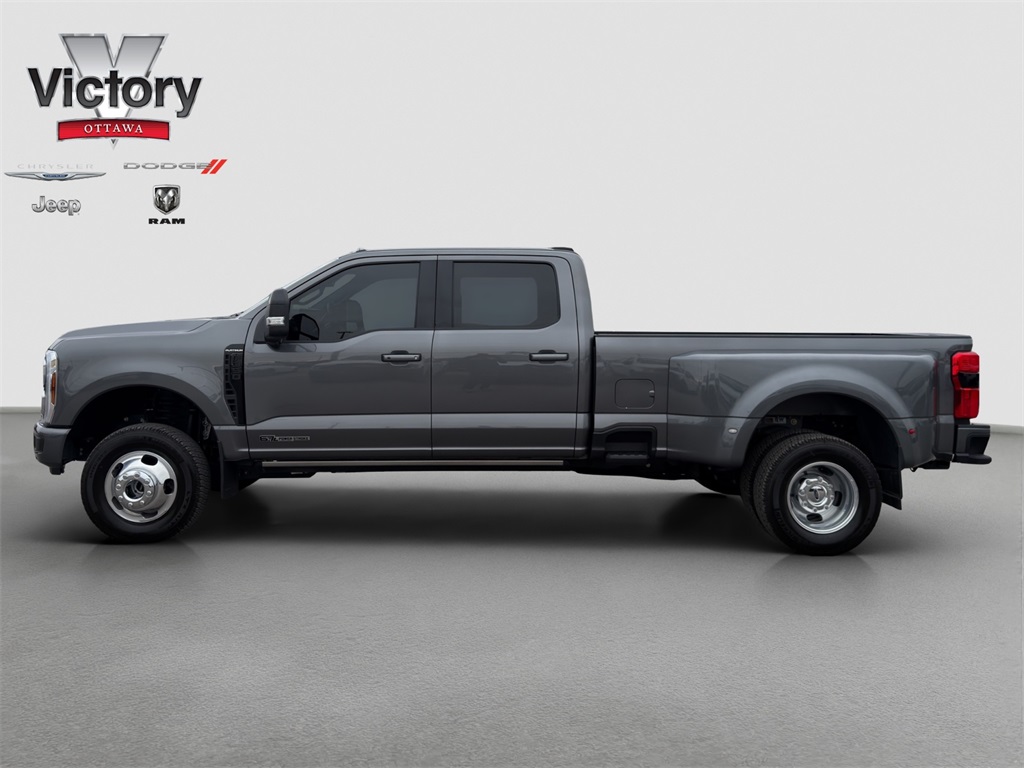 2025 Ford F-350 photo 3