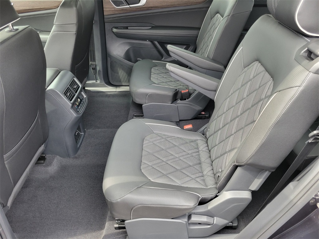 2026 Volkswagen Atlas SEL Premium R-Line photo 7