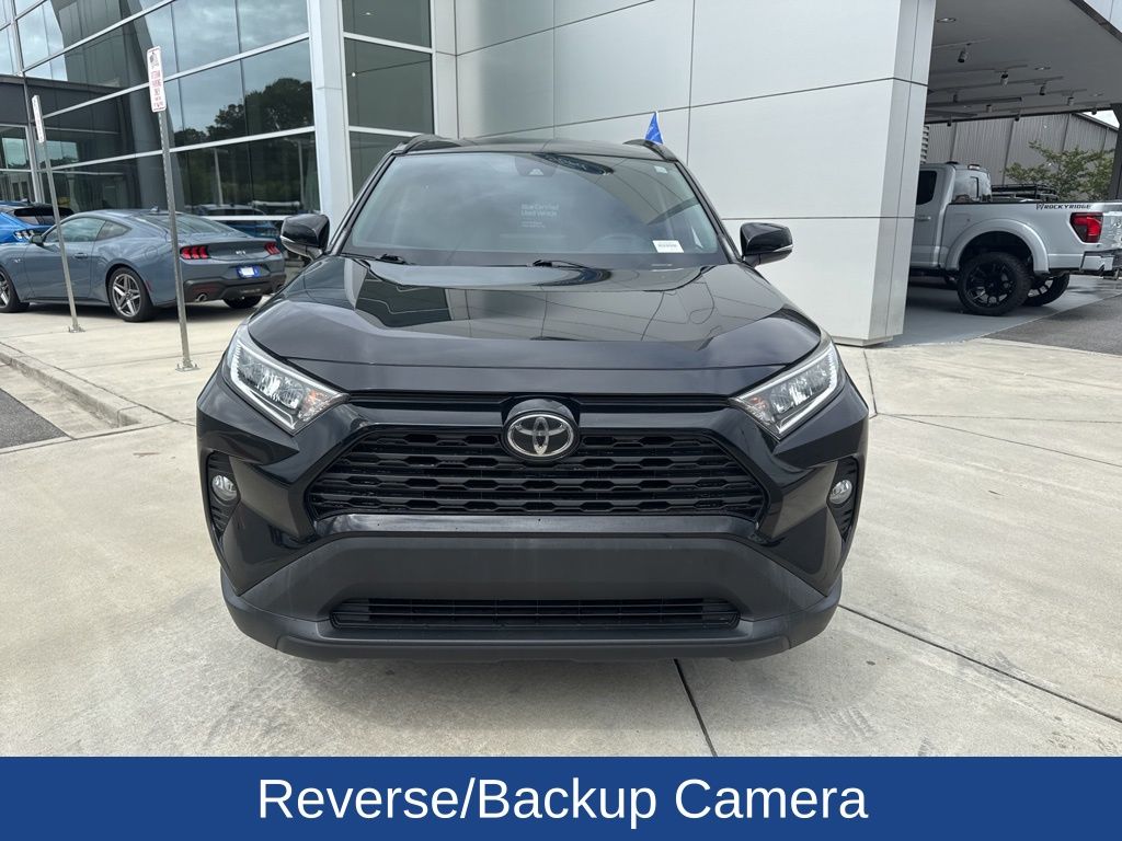 2020 Toyota RAV4 XLE photo 2