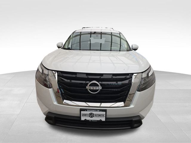 2025 Nissan Pathfinder SV photo 2