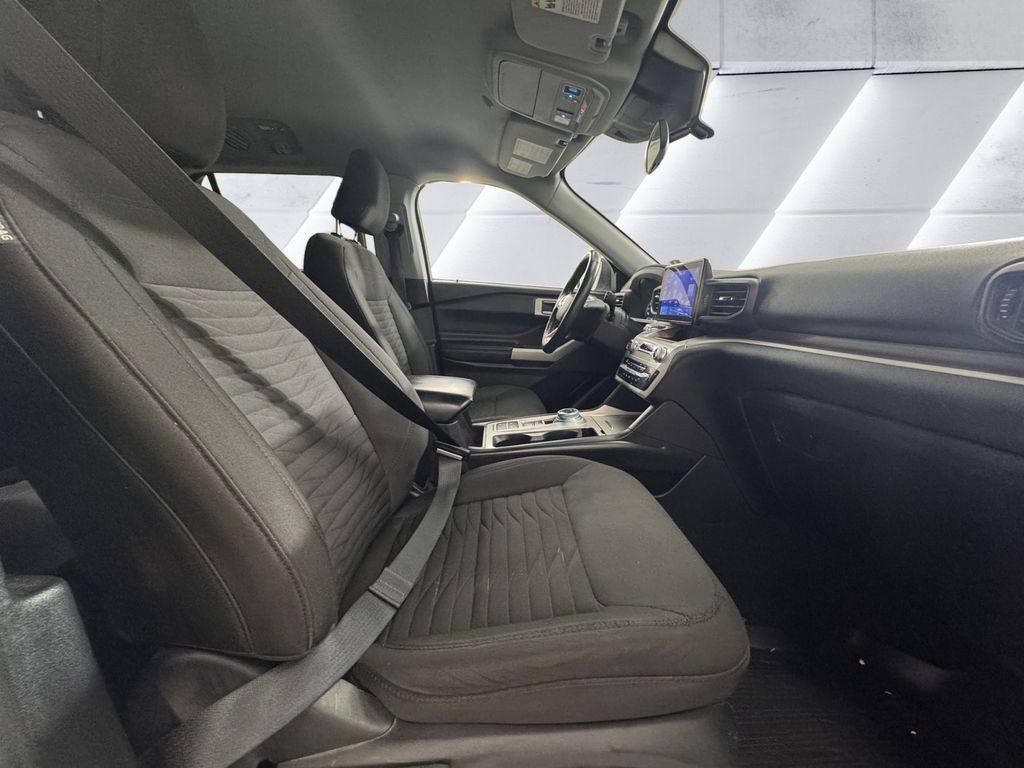 2021 Ford Explorer XLT photo 13