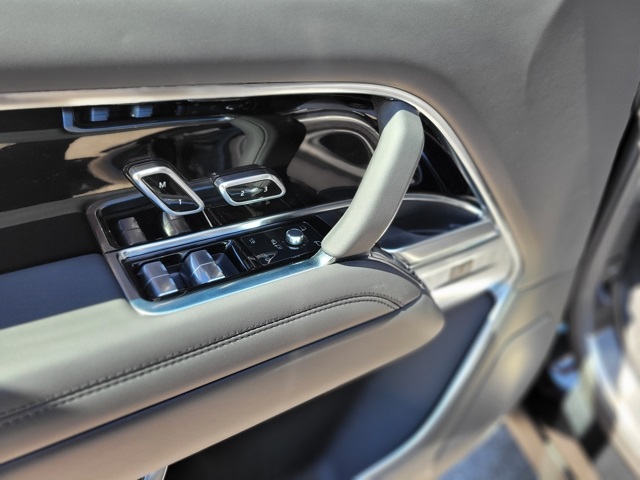 2024 Land Rover Range Rover SE photo 24