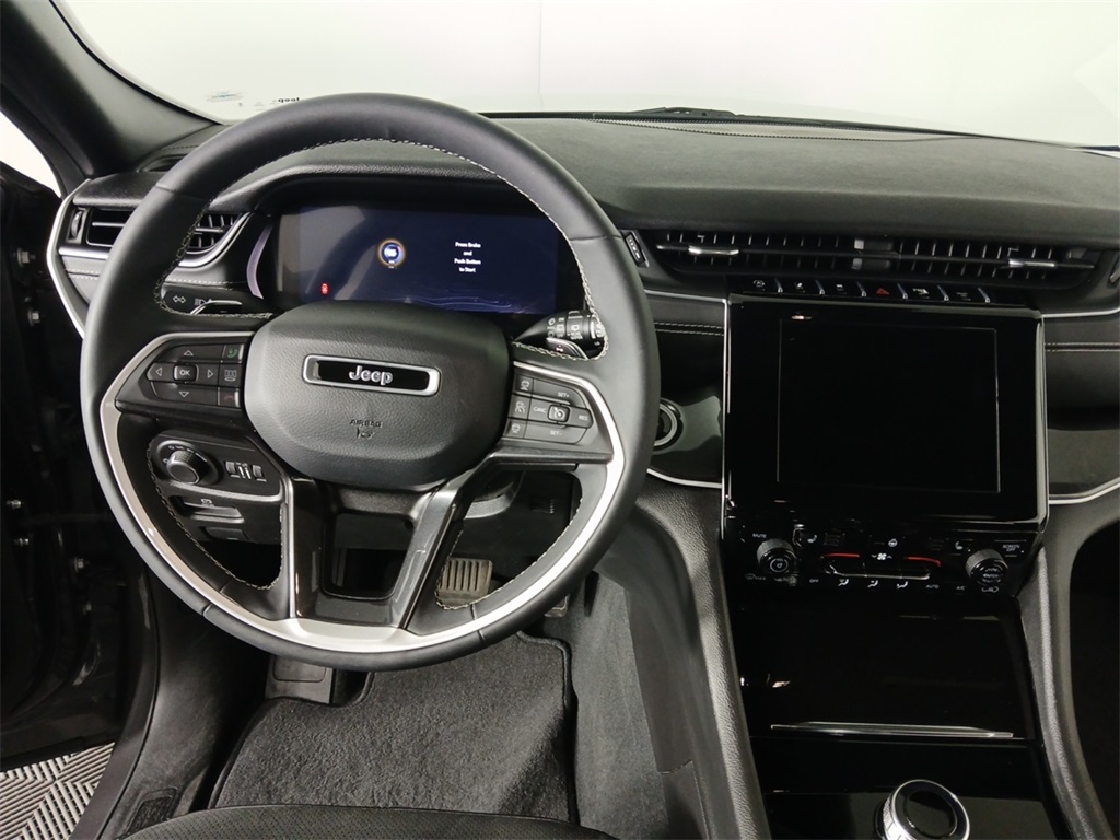 2023 Jeep Grand Cherokee Altitude photo 5