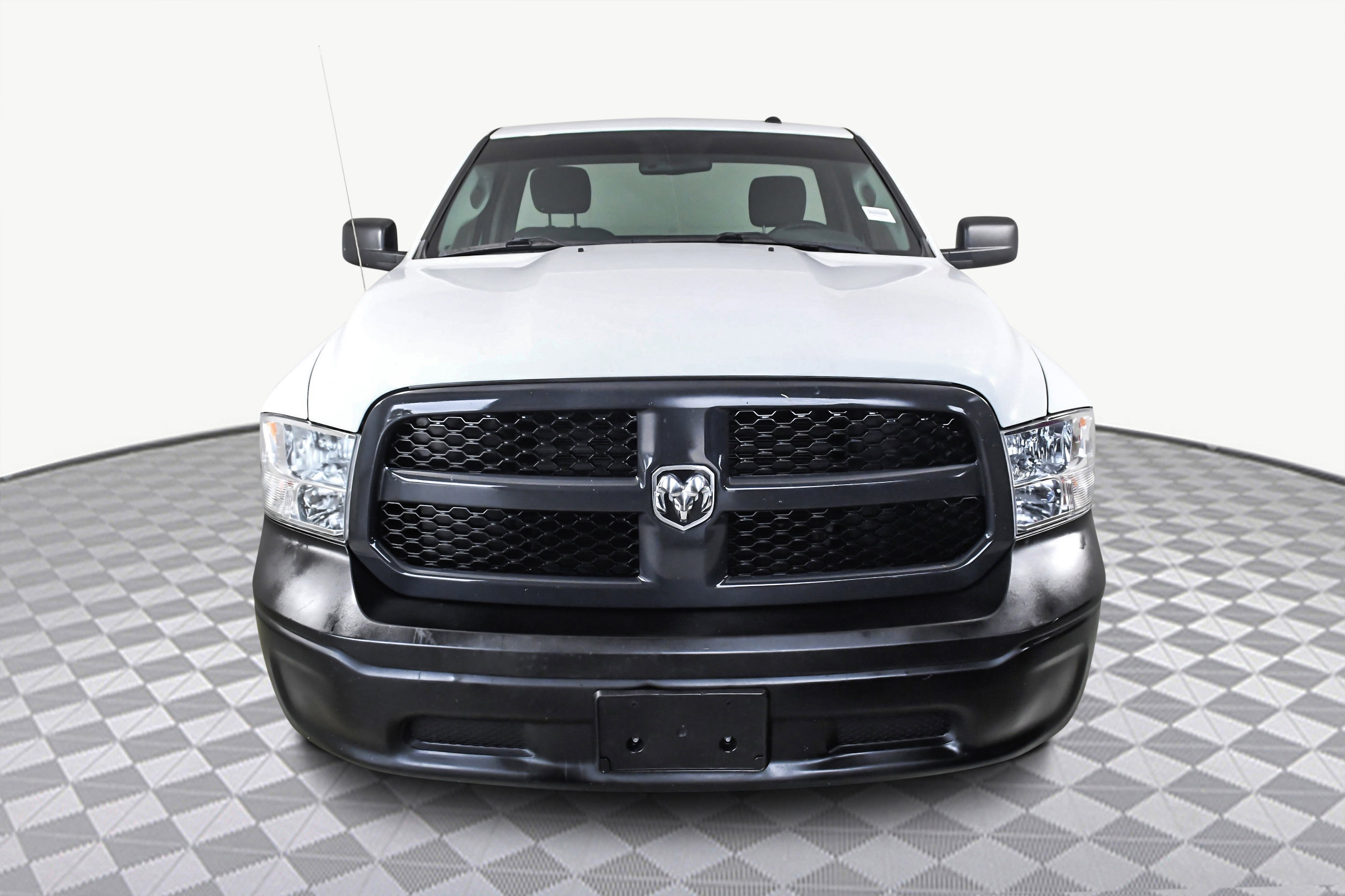 2019 Ram 1500 Classic Tradesman photo 2