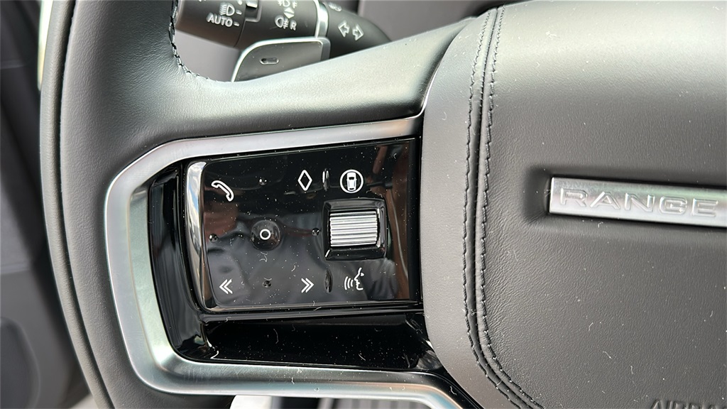 2025 Land Rover Range Rover Sport P360 SE photo 14