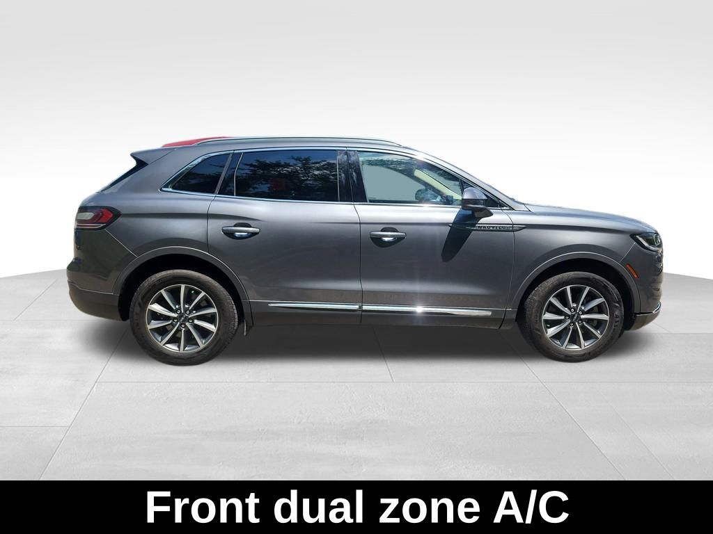 2022 Lincoln Nautilus Standard photo 6