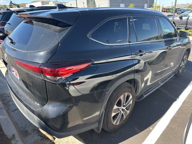 2021 Toyota Highlander XLE photo 4