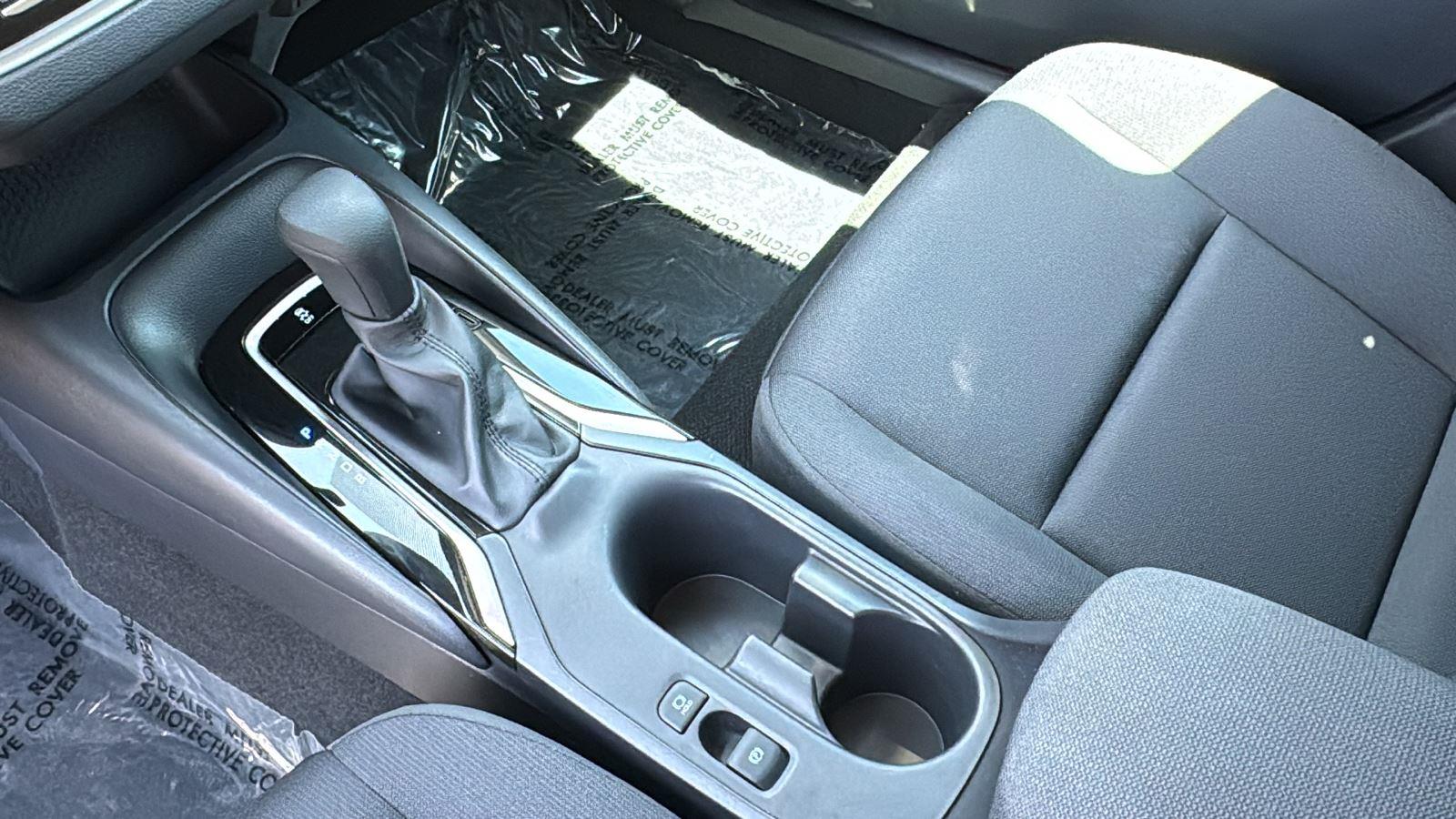 2025 Toyota Corolla LE photo 19