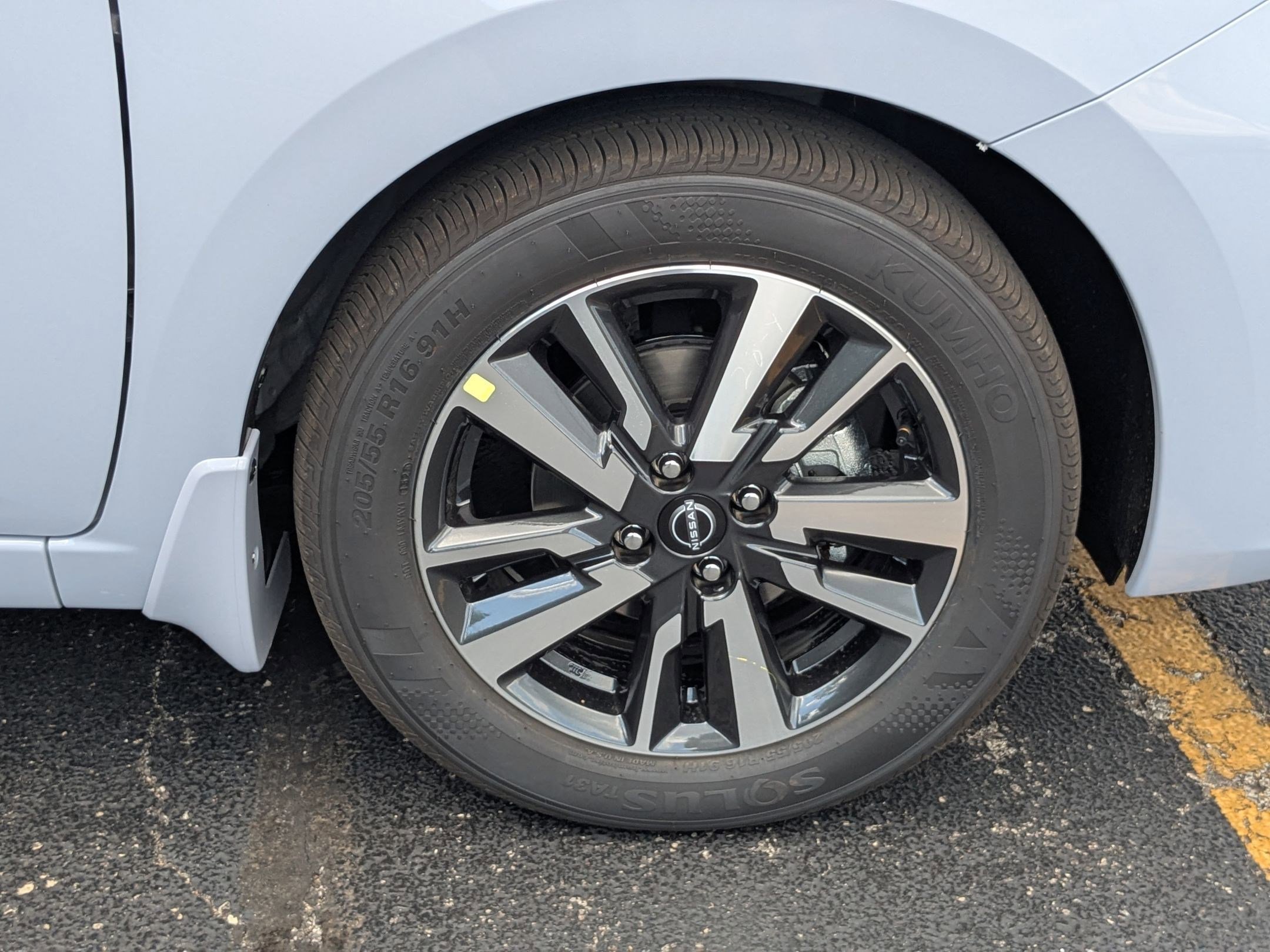 2025 Nissan Versa SV photo 21
