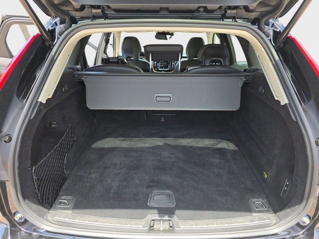 2019 Volvo XC60 T5 Inscription photo 11
