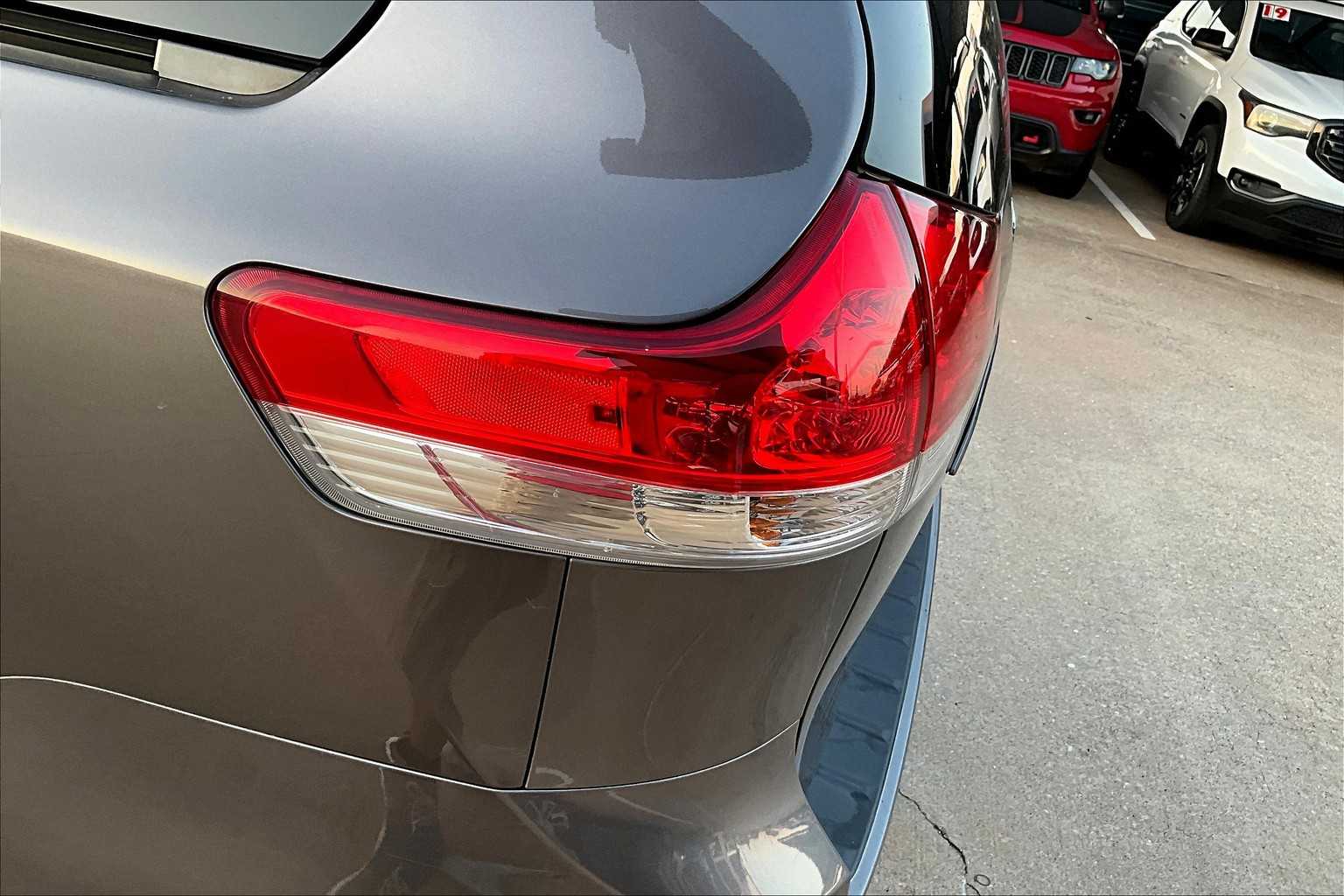 2013 Toyota Sienna LE photo 26