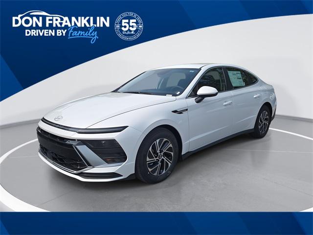 2026 Hyundai Sonata Hybrid Blue's photo