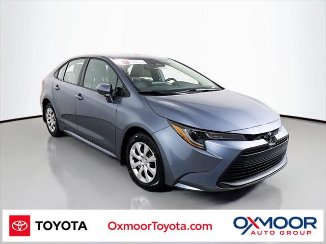 2024 Toyota Corolla LE's photo