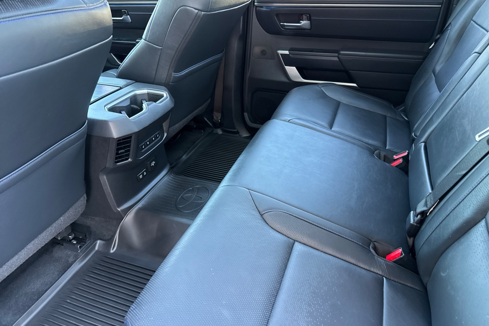 2022 Toyota Tundra Platinum photo 12