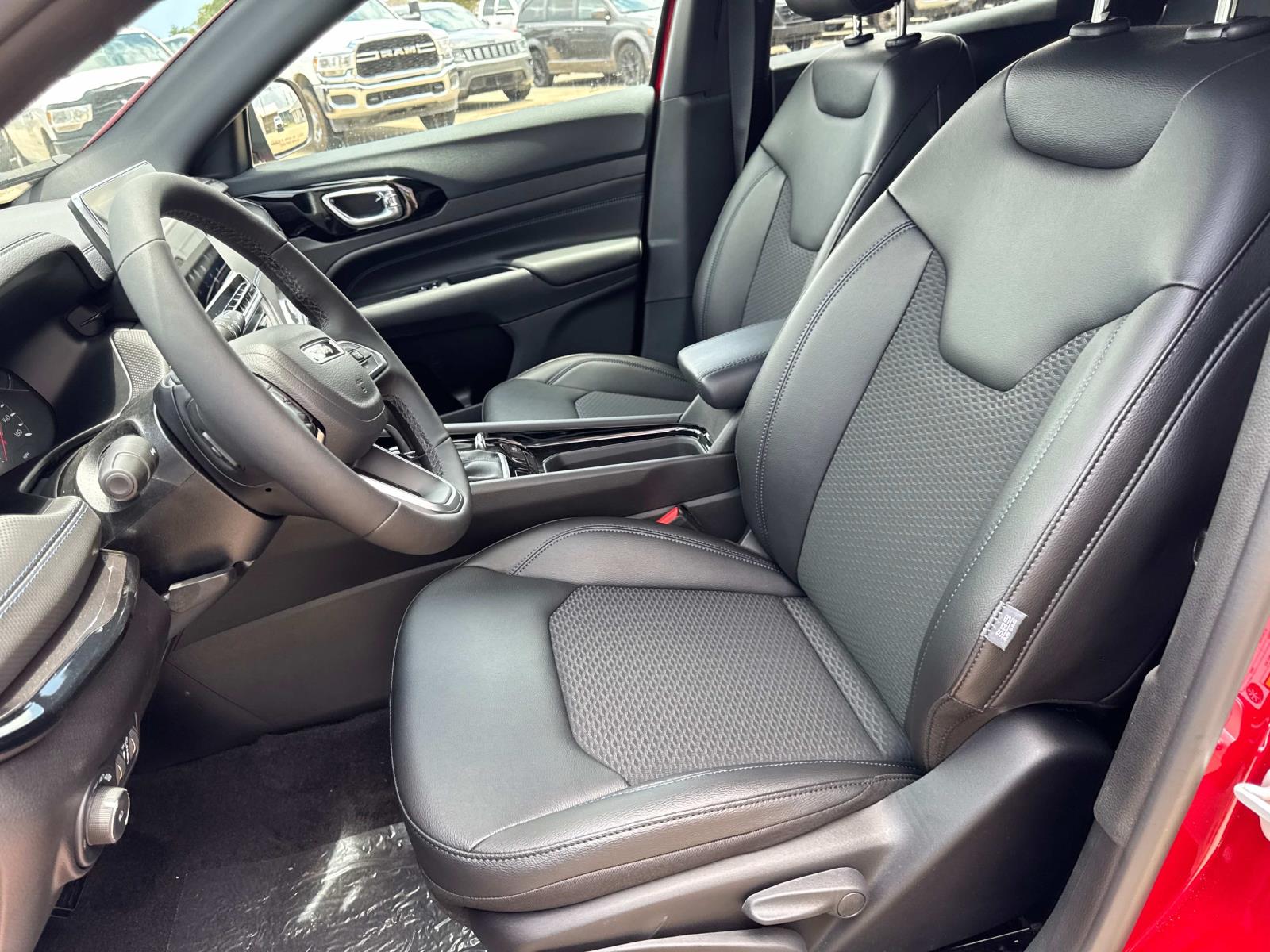 2025 Jeep Compass Latitude photo 7