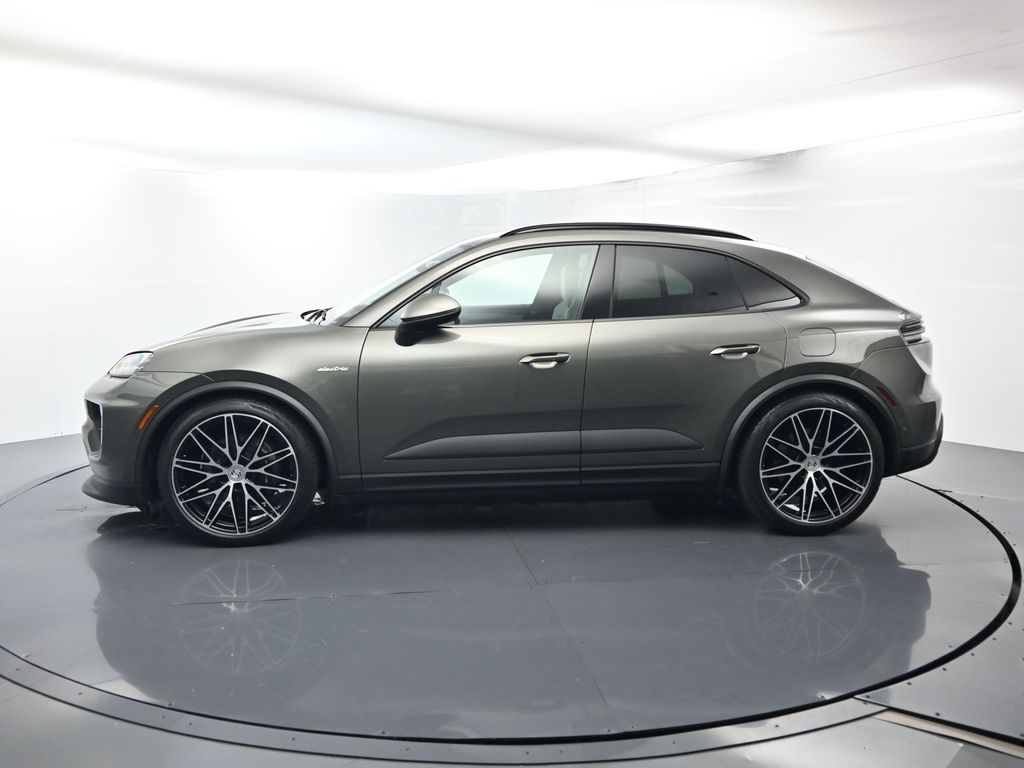Used 2024 Porsche Macan Base with VIN WP1AA2XA6RL000359 for sale in West Palm Beach, FL