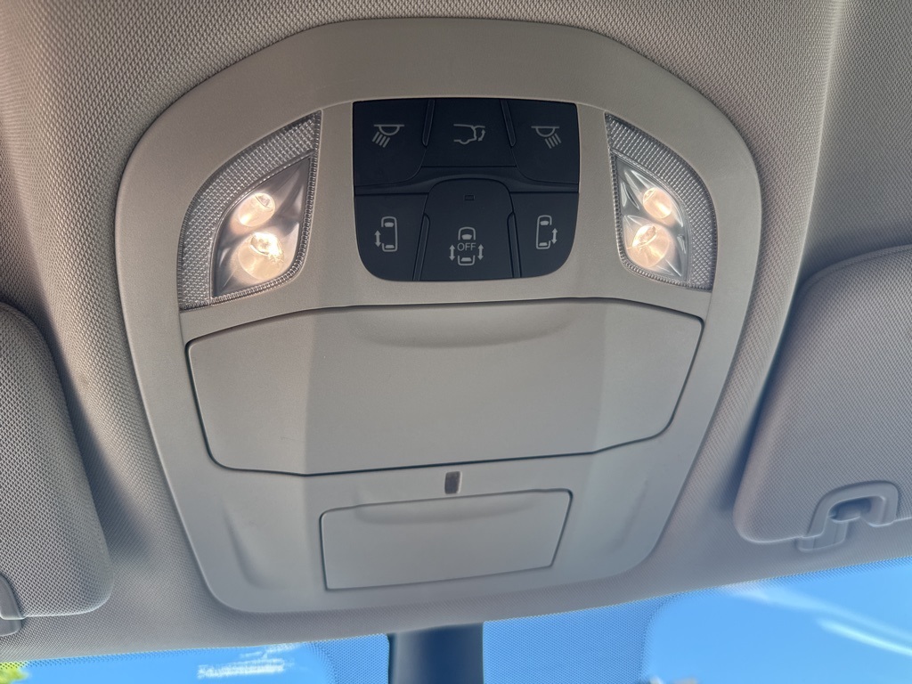 2023 Chrysler Pacifica Touring L photo 42