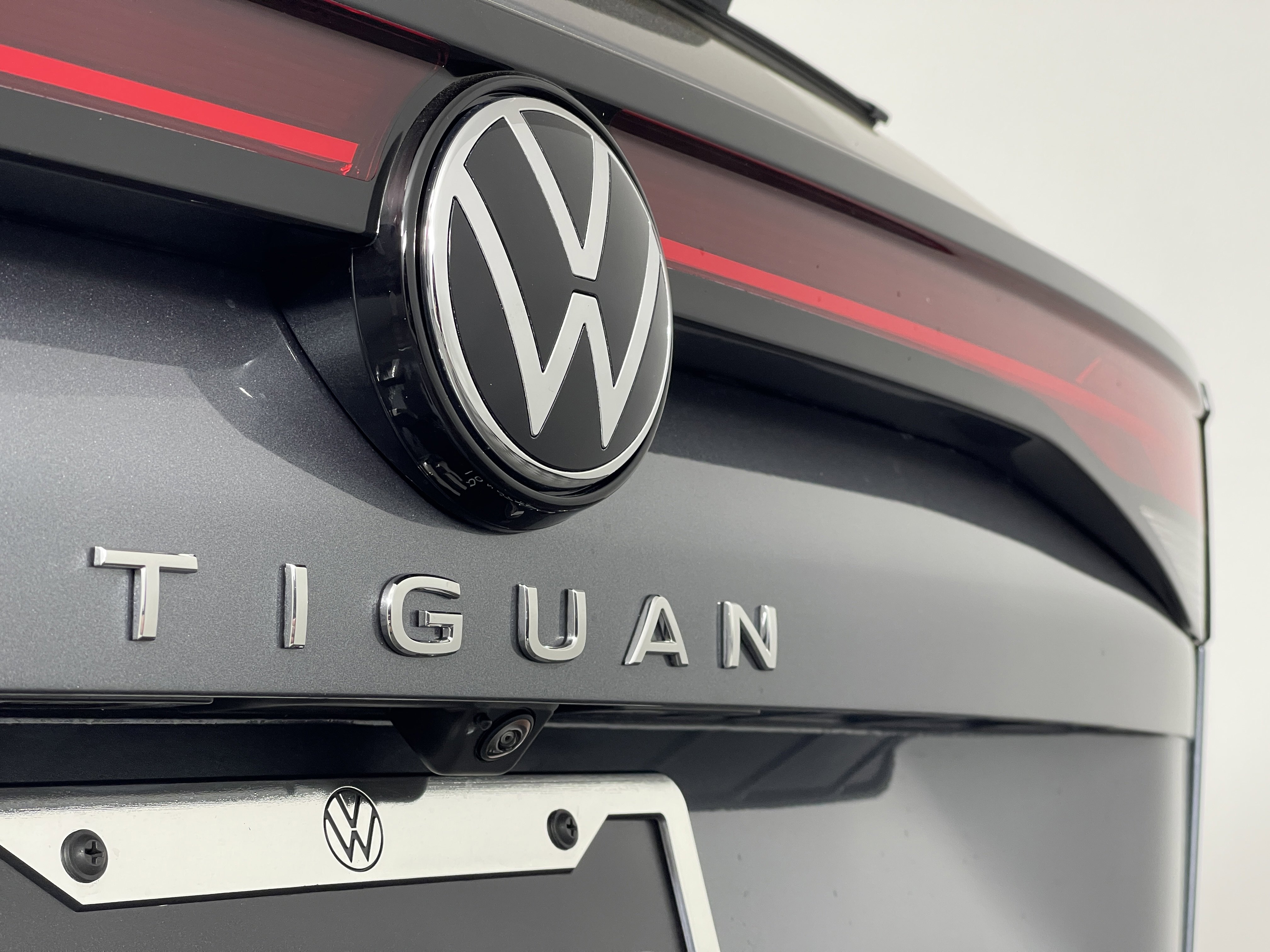 2025 Volkswagen Tiguan S photo 3