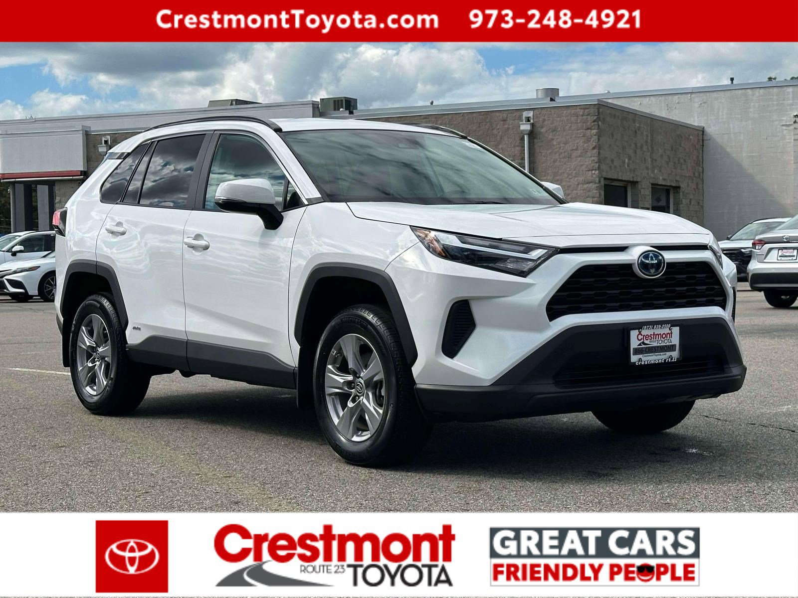 2024 Toyota RAV4 Hybrid LE photo 2