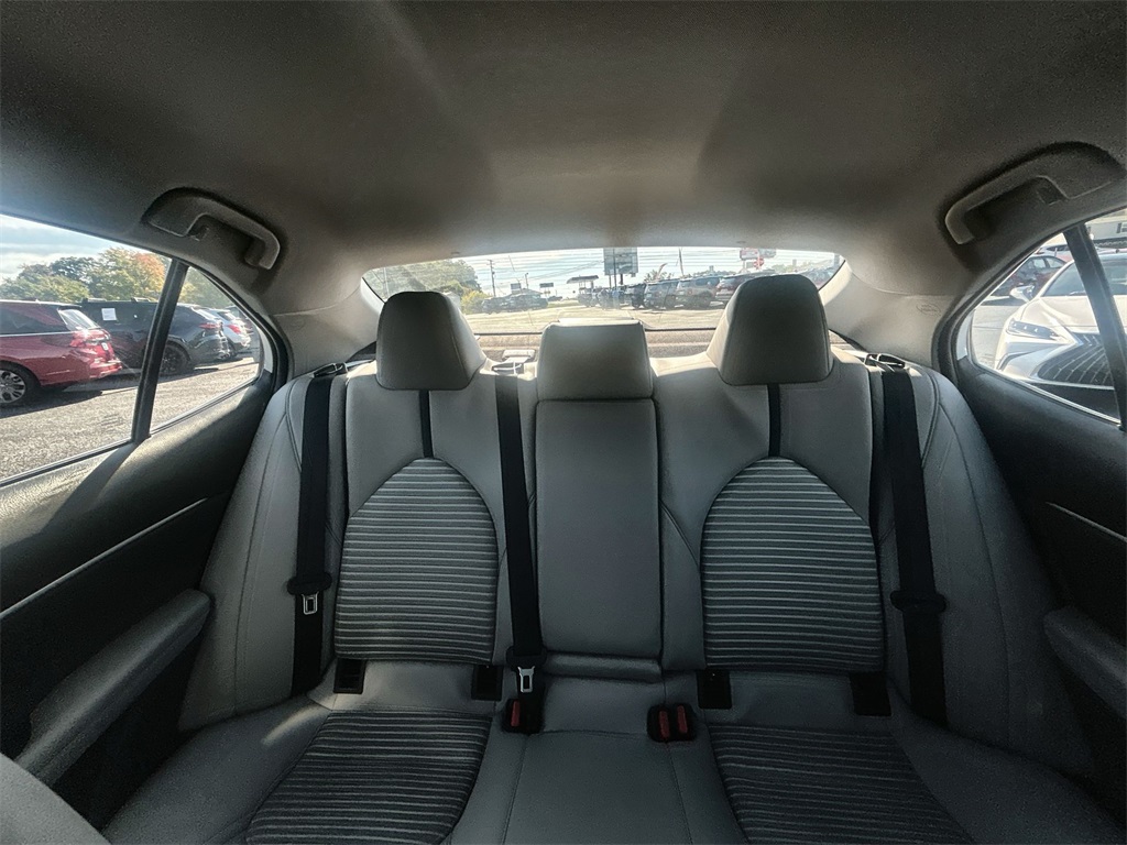 2023 Toyota Camry SE photo 25