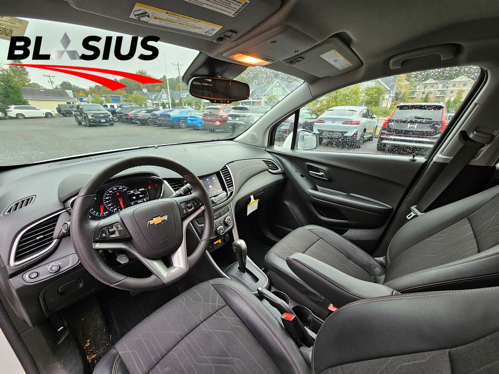 2022 Chevrolet Trax LT photo 9