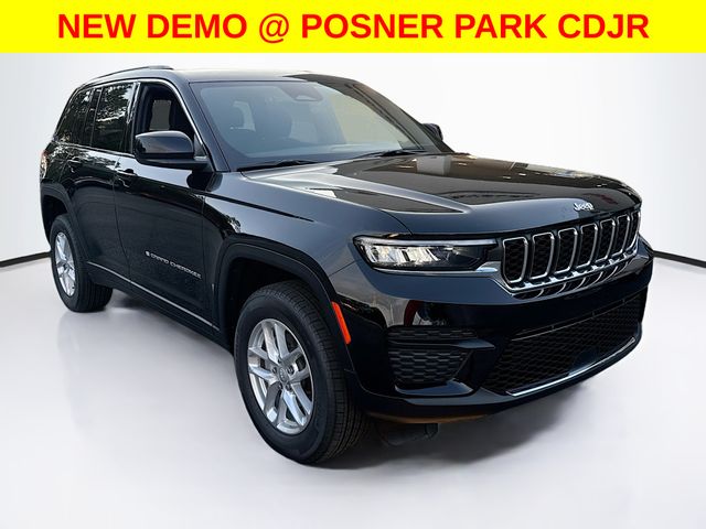 2025 Jeep Grand Cherokee Laredo X photo 3