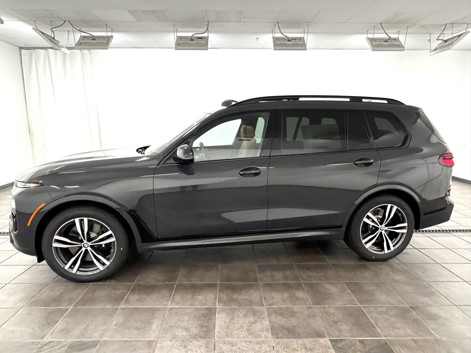 New 2026 Gray BMW xDrive40i image 2