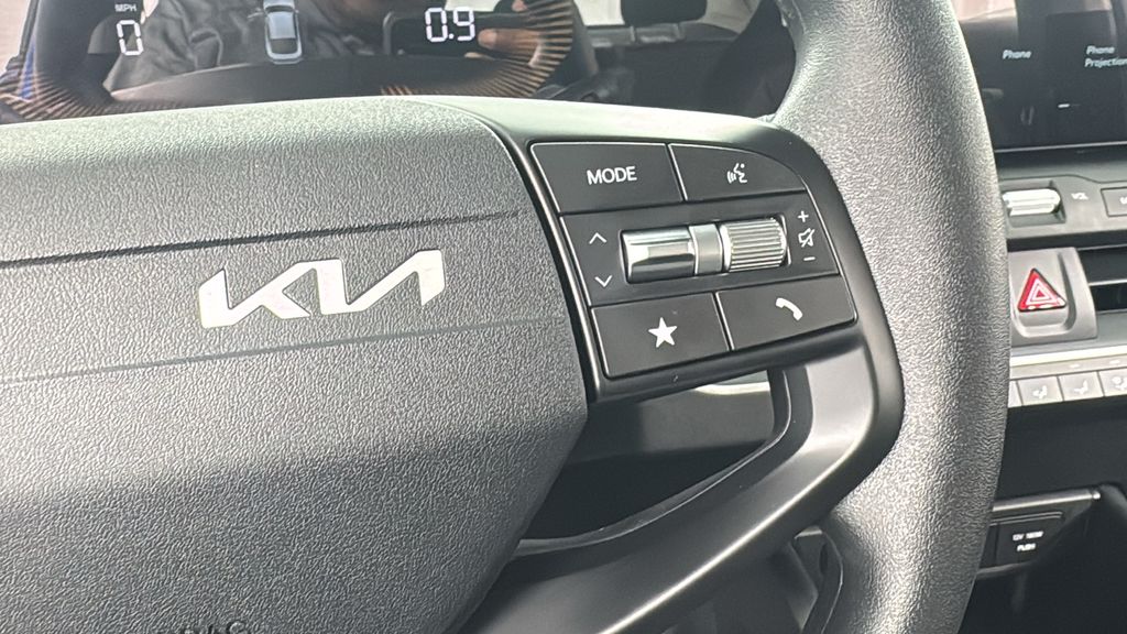 2025 Kia K4 LXS photo 19