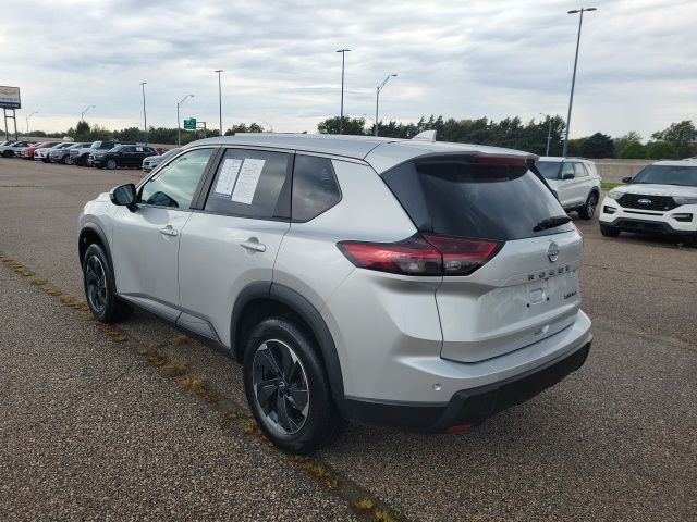 2024 Nissan Rogue SV photo 9