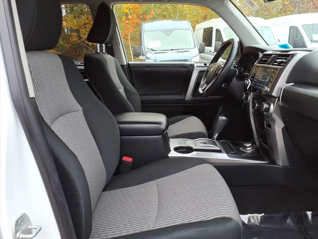 2024 Toyota 4Runner SR5 photo 4