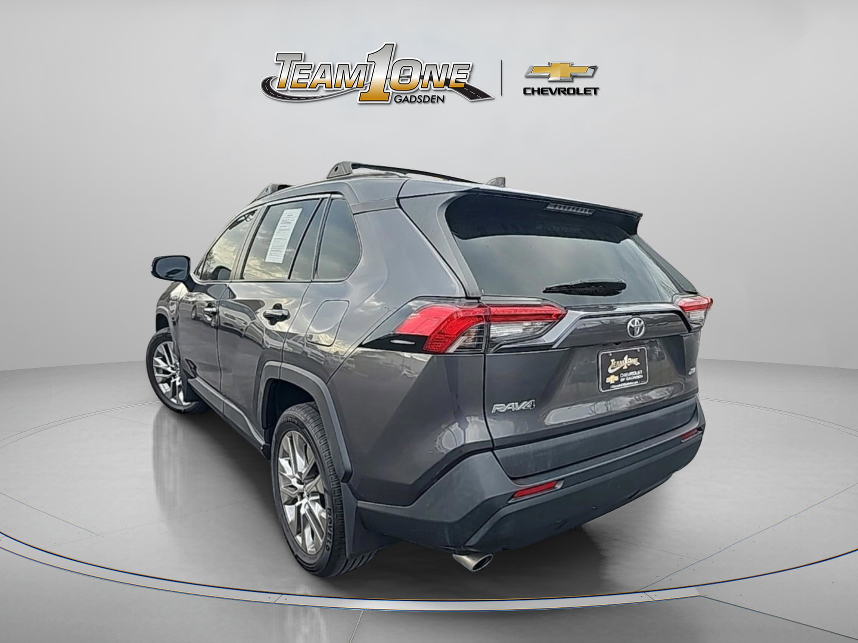 2021 Toyota RAV4 XLE Premium photo 4