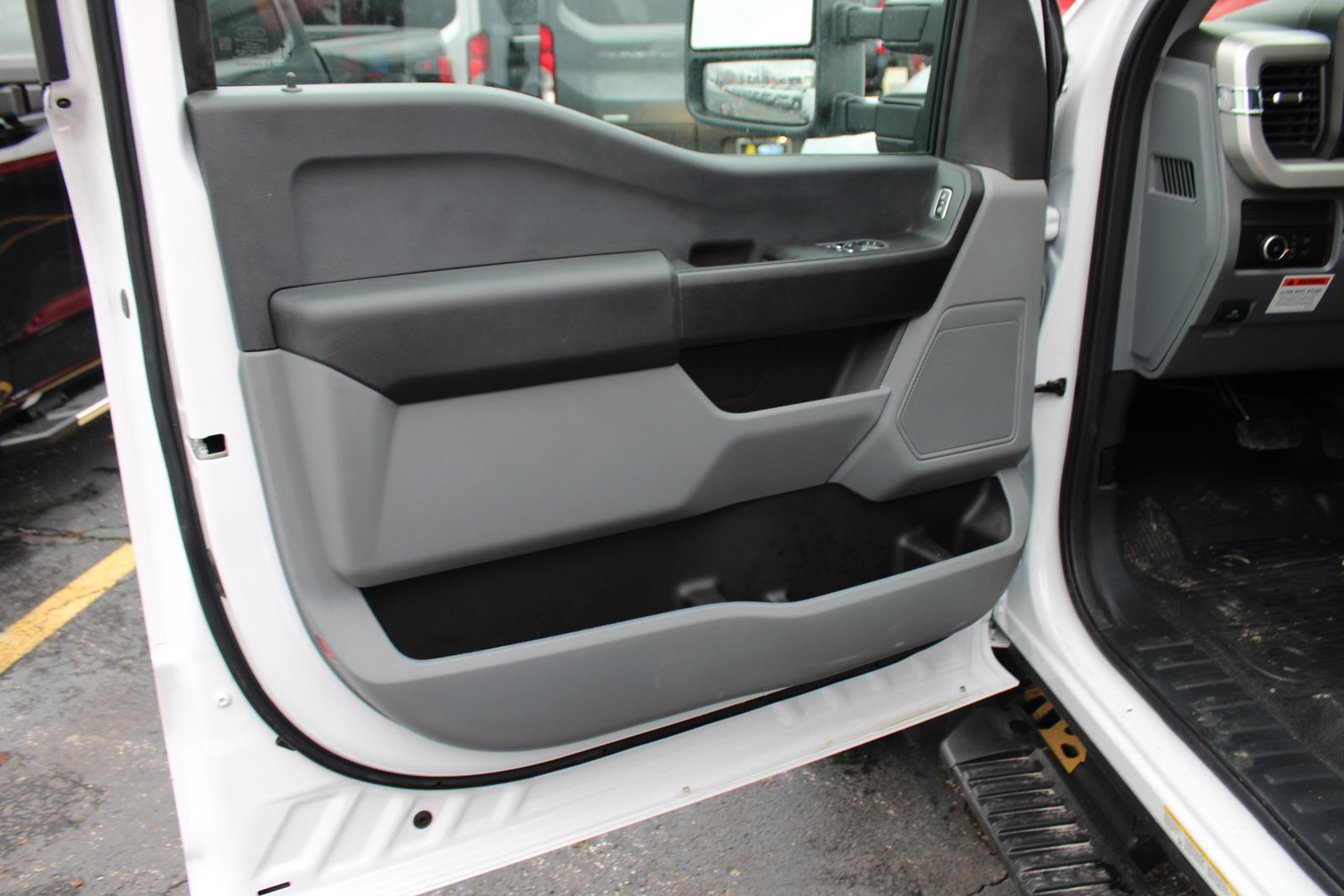 2023 FORD F-450 - Image 29