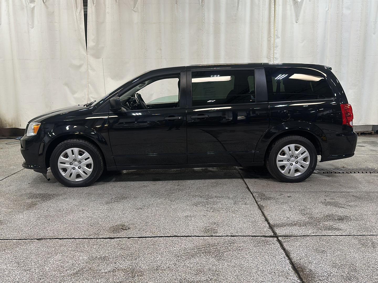 Used 2020 Dodge Grand Caravan SE with VIN 2C4RDGBG0LR225298 for sale in Waconia, Minnesota