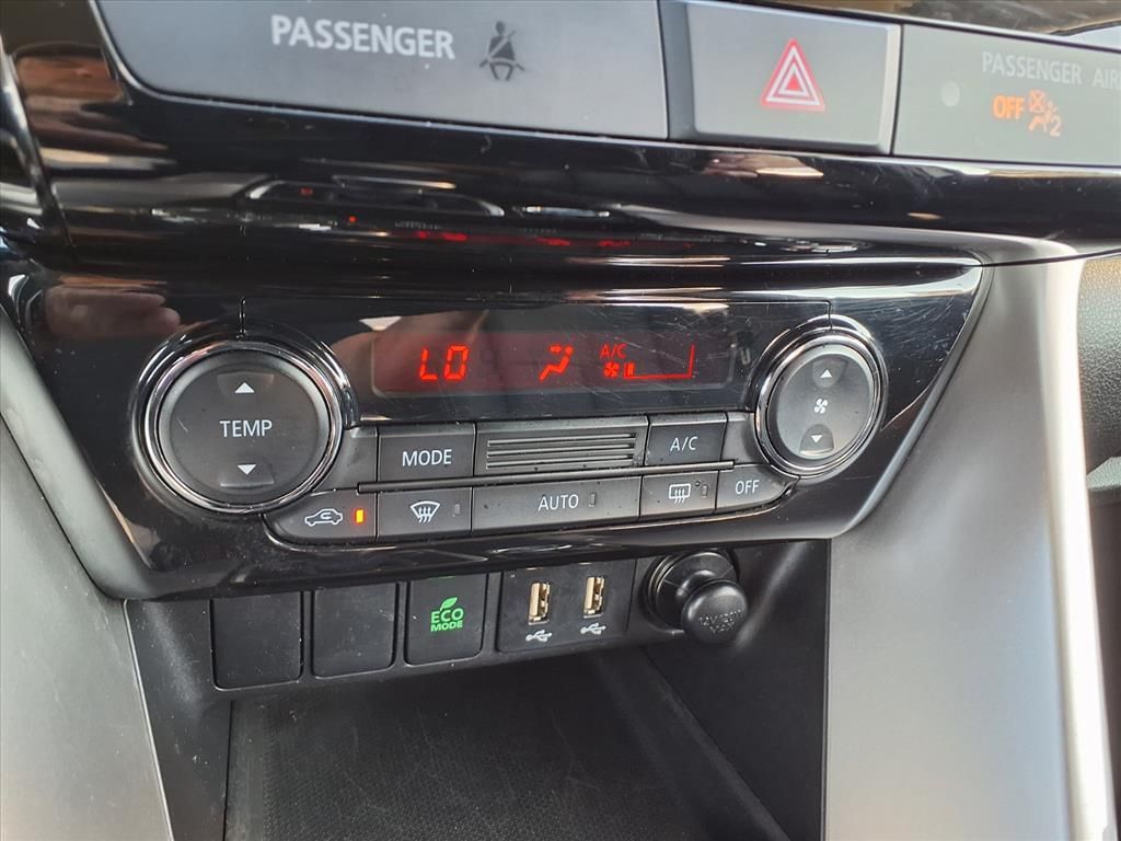 2023 Mitsubishi Eclipse Cross LE photo 15
