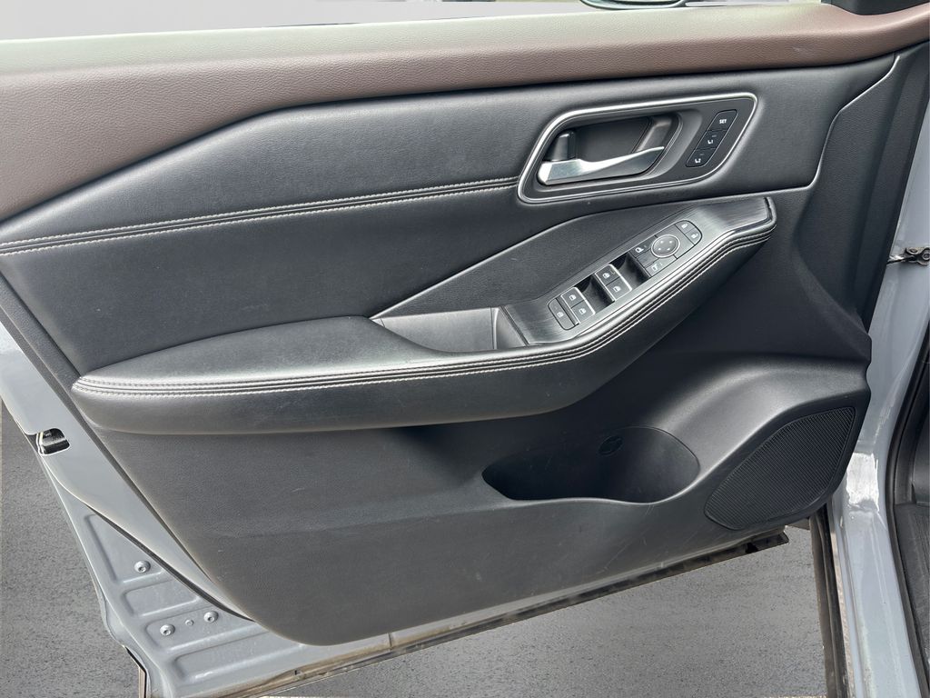 2021 Nissan Rogue SL photo 19