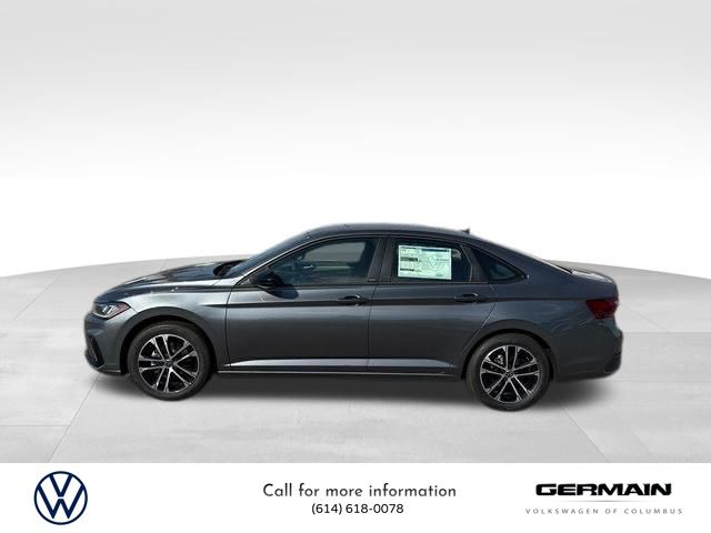 2025 Volkswagen Taos SE photo 4