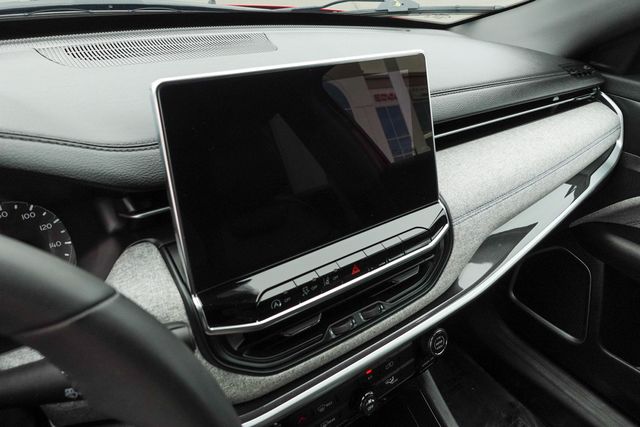 2024 Jeep Compass Latitude photo 18