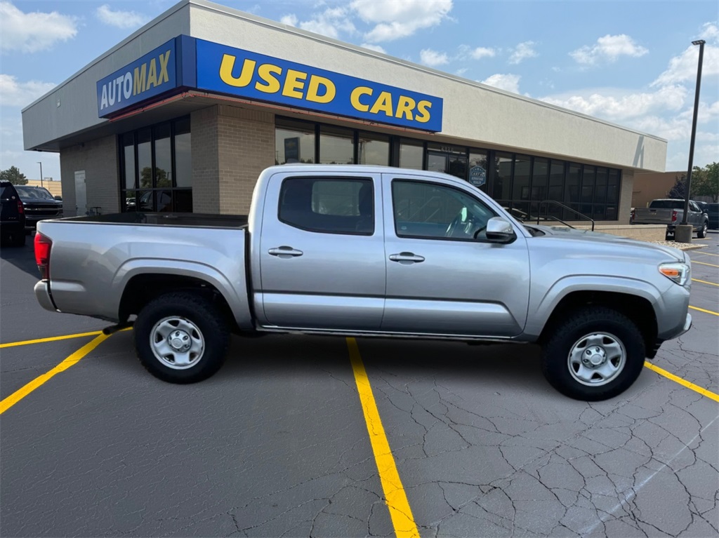 2020 Toyota Tacoma SR5 photo 2