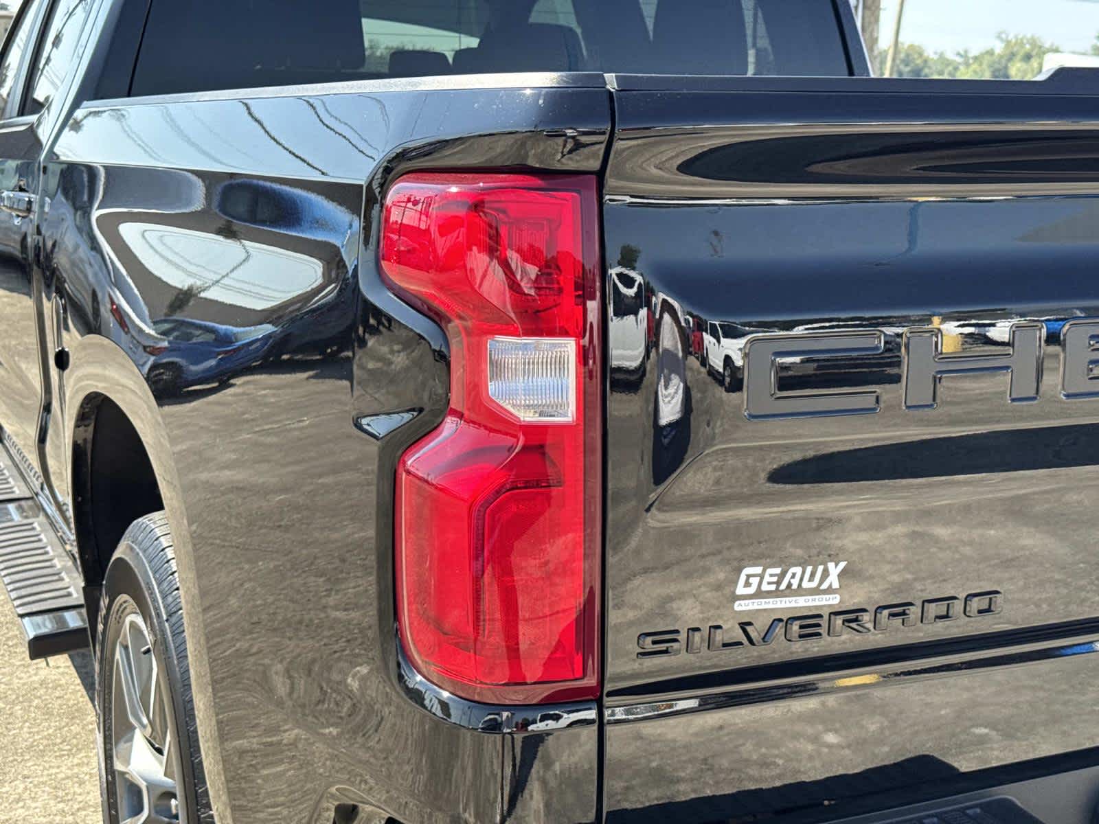 2025 Chevrolet Silverado RST photo 12