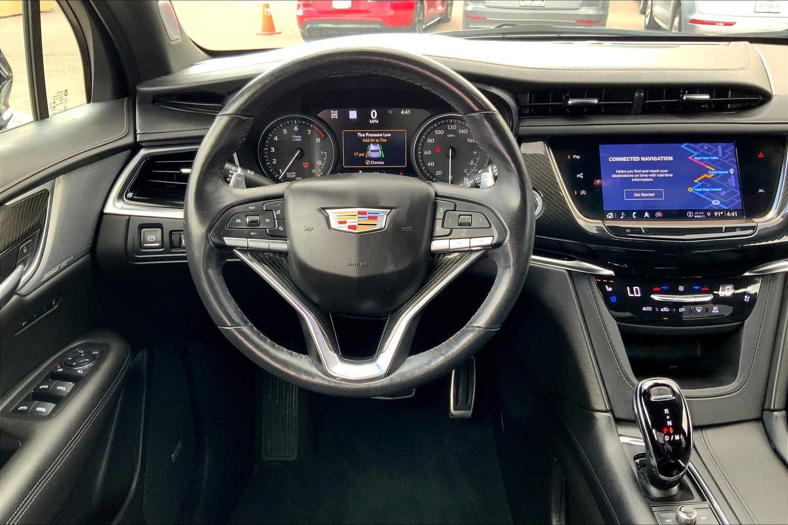 2023 Cadillac XT6 Sport photo 5