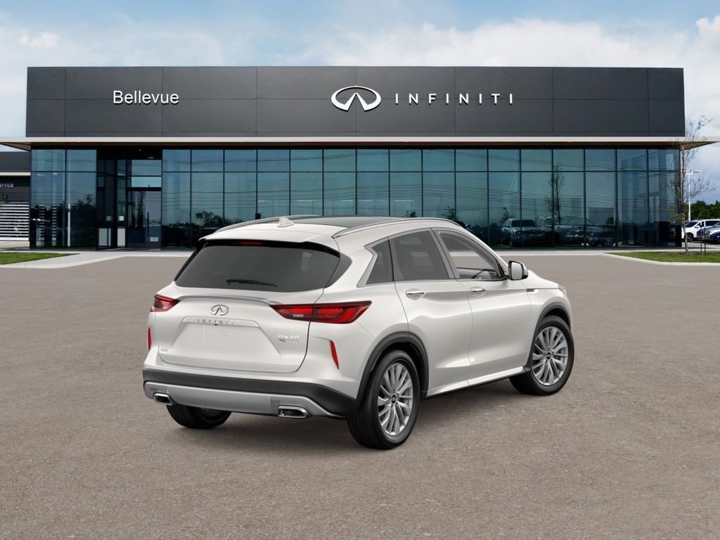 2025 Infiniti QX50 Luxe AWD photo 3