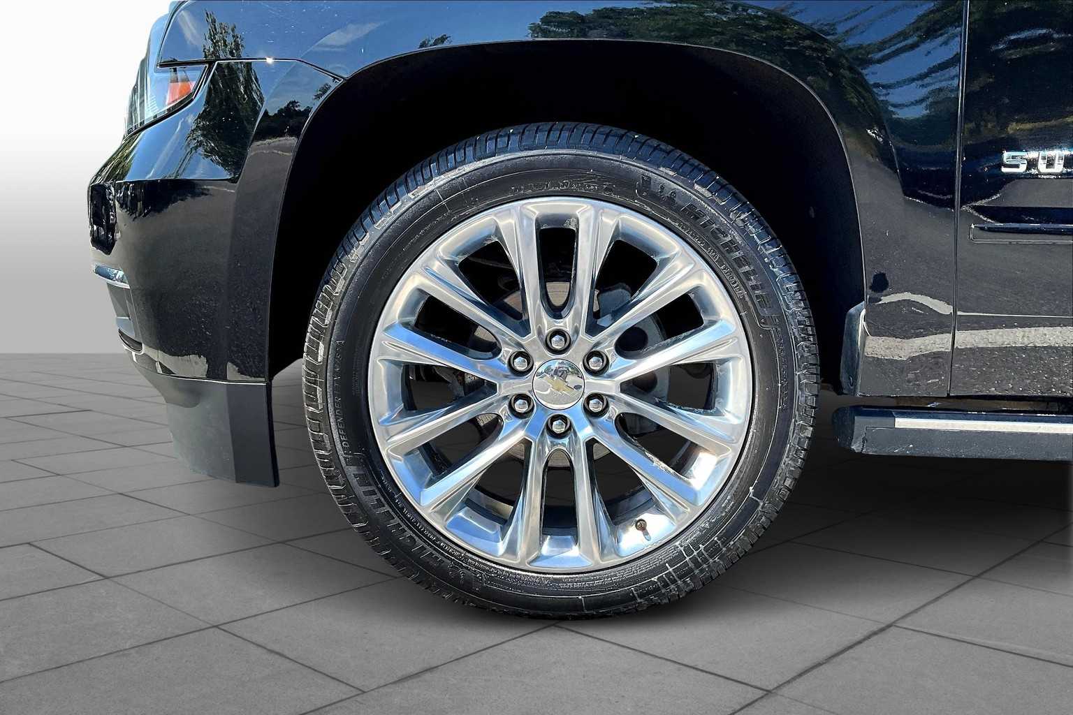 2019 Chevrolet Suburban Premier photo 10