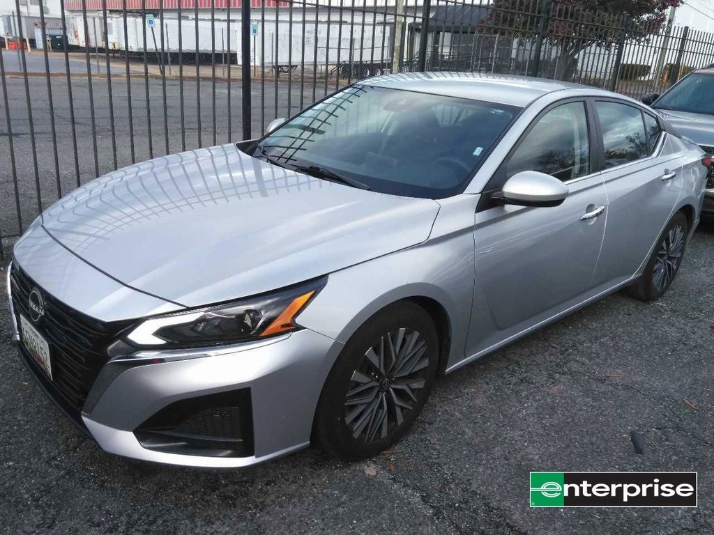 2023 Nissan Altima 2.5 SV photo 2