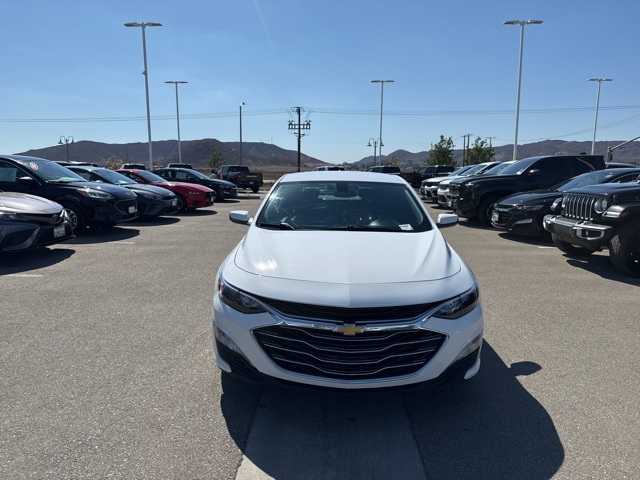2022 Chevrolet Malibu 1LT photo 2